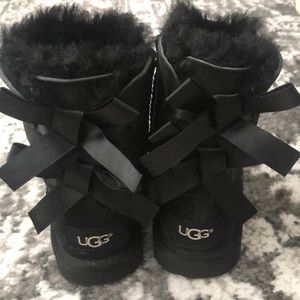 EUC - Black UGG - Size 8